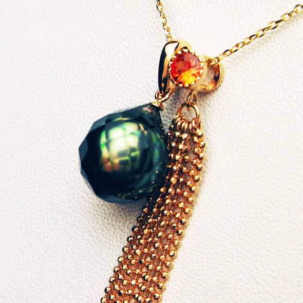 華真珠のネックレス　華真珠の拡大図 K18ピンクゴールド 華真珠 オレンジサファイア トルコ石 写真4