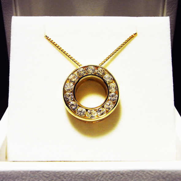 取り外したダイヤモンドから作った円形のネックレス　正面図 K18イエローゴールド ダイヤモンド 写真1