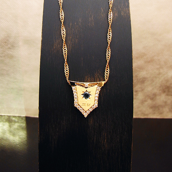 アクアマリンとダイヤモンドのペンダント　全体図 K18イエローゴールド ダイヤモンド アクアマリン 写真1 