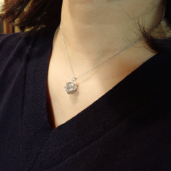 ハーキマーダイヤモンドのネックレス　着用図 SV925 ハーキマーダイヤモンド 写真5