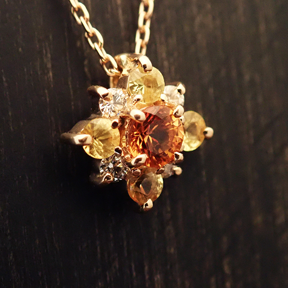 宵の明星ー夜空に輝く金星のネックレスー　全体図 K18ピンクゴールド オレンジサファイア イエローサファイア ダイヤモンド 写真4