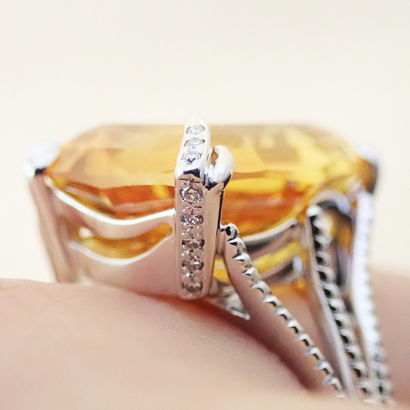 トパーズの指輪　爪のダイヤモンド Pt900 トパーズ ダイヤモンド 写真4
