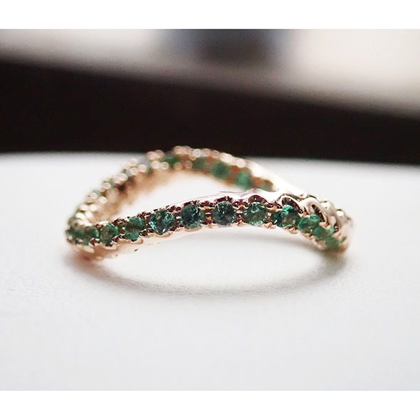 螺旋の指輪 ー鮮緑ー　エメラルドのライン K18ピンクゴールド エメラルド ダイヤモンド イエローサファイア 写真3